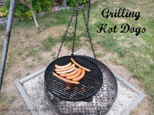 grilling-sausages