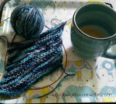Knitting with The Pretty Yarn